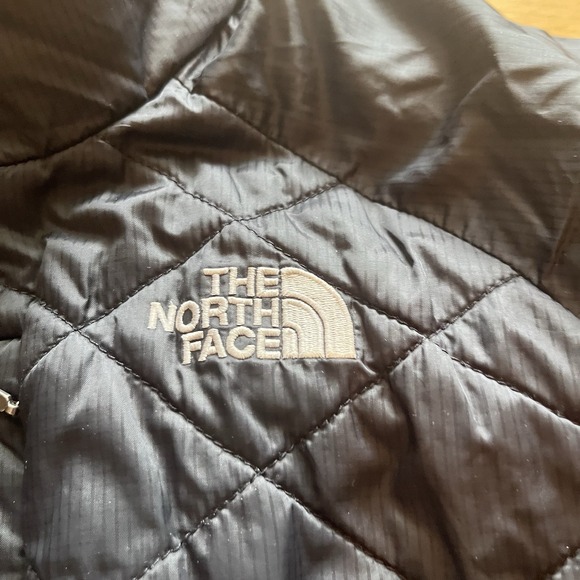 The North Face Primaloft Diamond Quilted Black Puffer Jacket Womens M REPAIRED - Picture 4 of 9